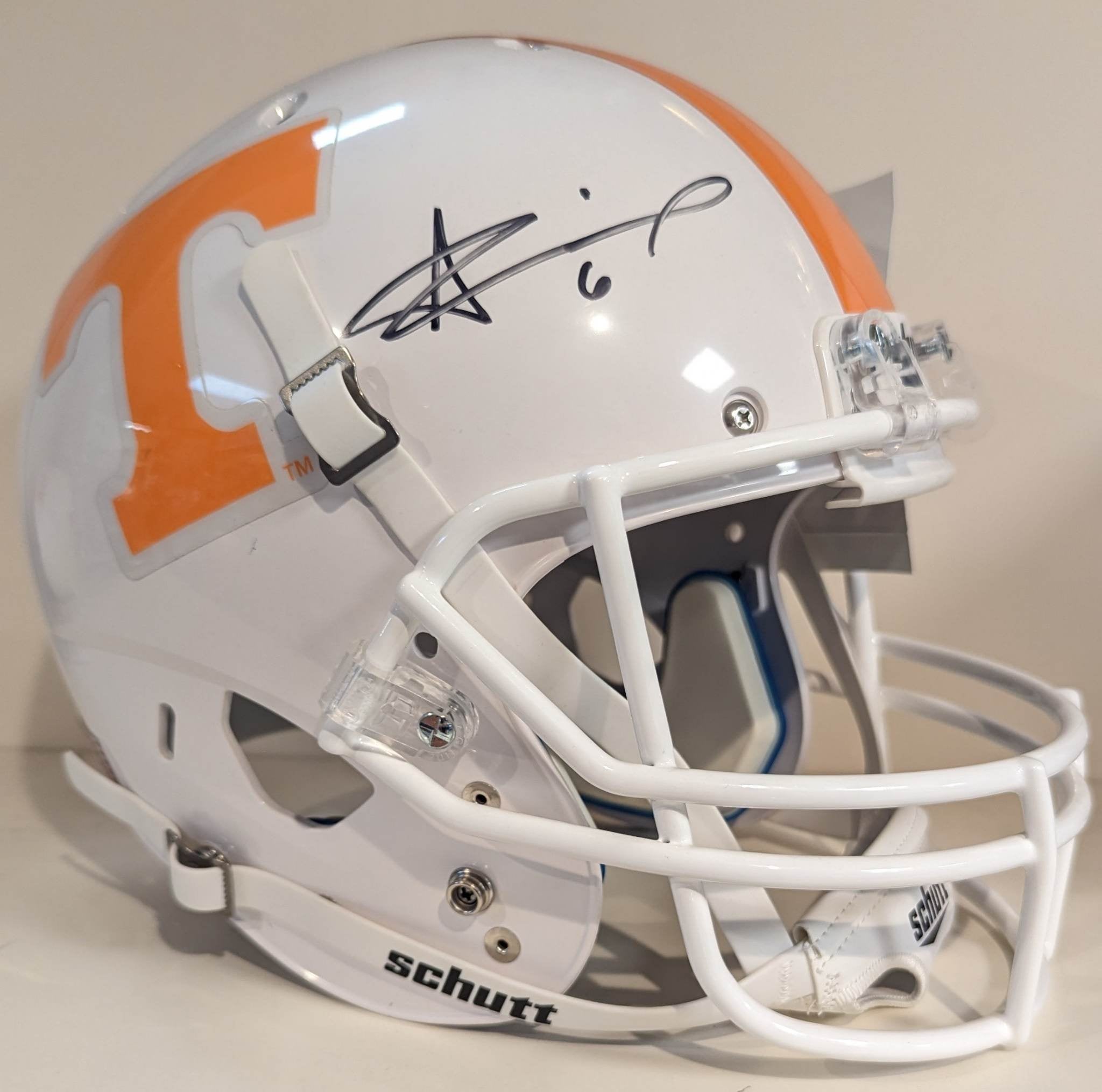 Alvin kamara sale signed football